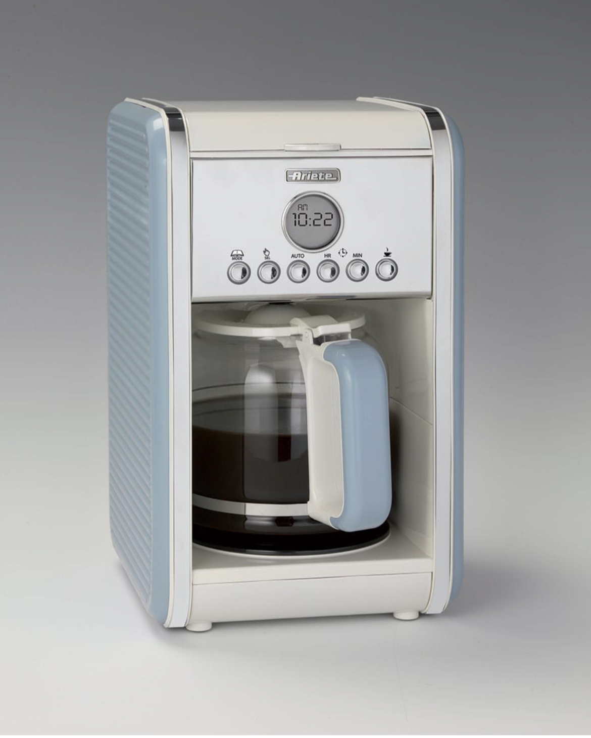 Macchina da Caffè Americano Vintage Celeste
1342/05
Macchina per caffè americano, drip coffee con caraffa in vetro da 4-12 tazze. Programmabile fino a 24 ore prima.