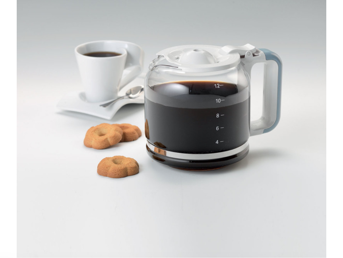 Macchina da Caffè Americano Vintage Verde
1342/04
Macchina per caffè americano, drip coffee con caraffa in vetro da 4-12 tazze. Programmabile fino a 24 ore prima.