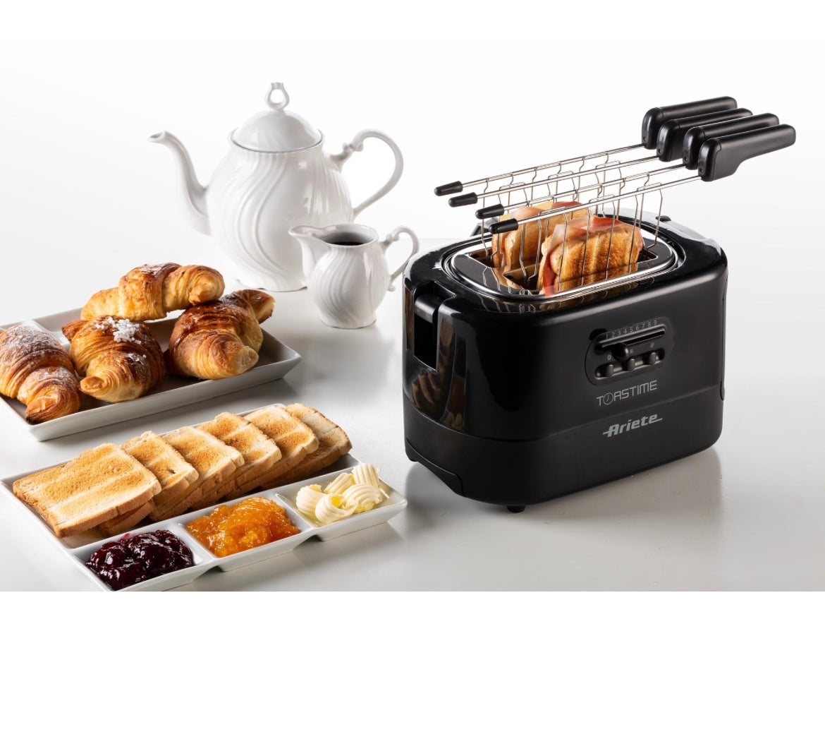 Toastime Nero
0159/02
Tostapane nero con pinze. 2 fette di pane. 9 livelli di doratura. Potenza 700 W.