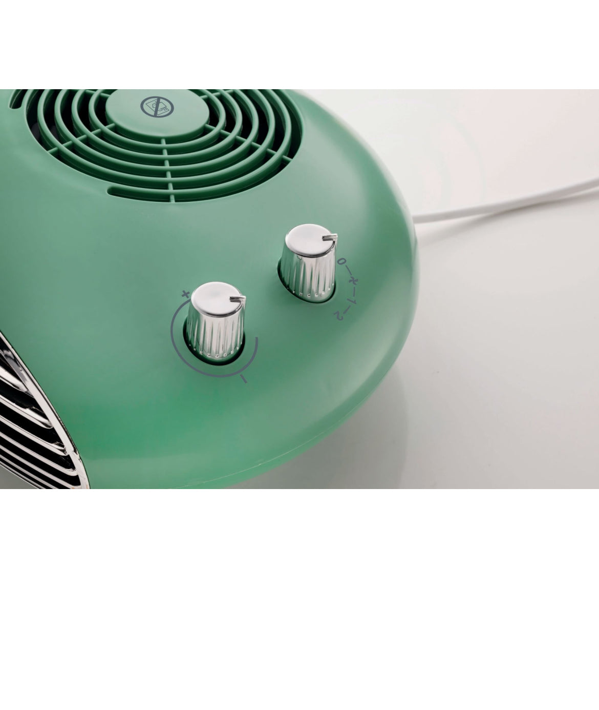 Vintage
Termoventilatore da tavolo Vintage Verde
8211/04
Per scaldare in pochi minuti. Funzione ventilazione (freddo). 2 velocità di riscaldamento e termostato regolabile. Protezione da surriscaldamento e silenzioso.