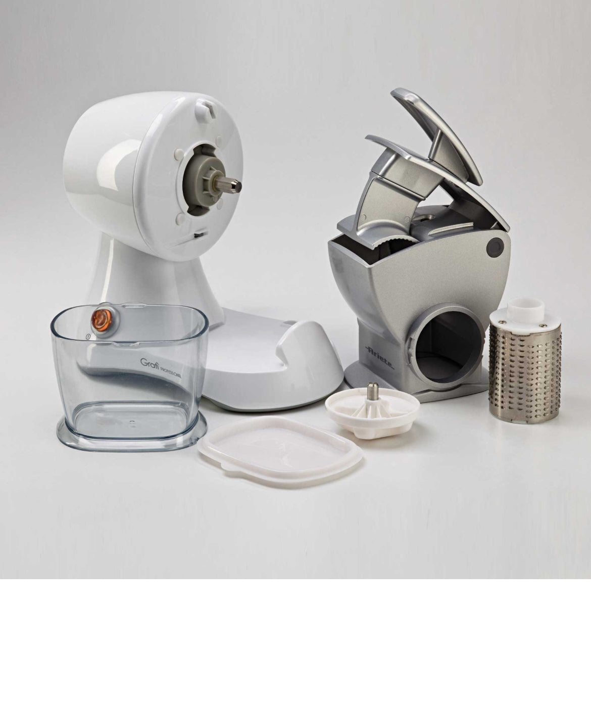 Gratì Professional
0448/10
Grattugia professionale ad alte prestazioni. Dotata di tramoggia in metallo, contenitore estraibile e coperchio salvafreschezza. Potenza 120w.