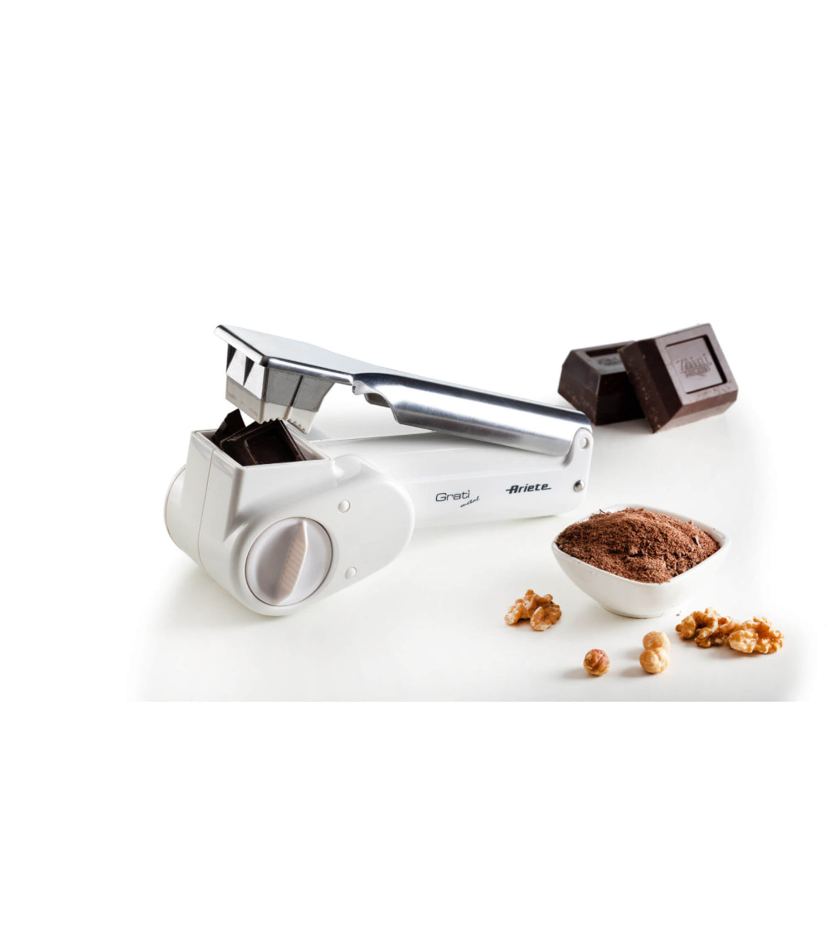 Gratì Metal
0044/20
Grattugia elettrica ricaricabile leggera e maneggevole. Con un solo pulsante grattugi formaggio, cioccolata, pane e frutta secca. Manico in metallo resistente
