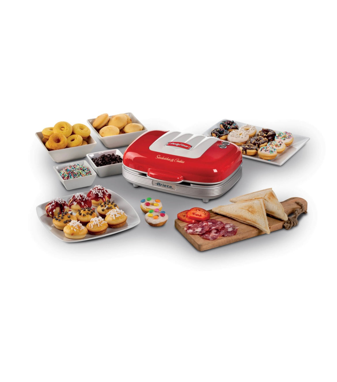 Sandwiches & Cookies Party Time Rosso
1972/00
Piastra Elettrica Multifunzione per muffin, donuts e sandwiches, con design unico degli American Diner anni ‘50. Ideale per preparare merende dolci e salate con allegria. Let’s party con Party Time Ariete!
Ro