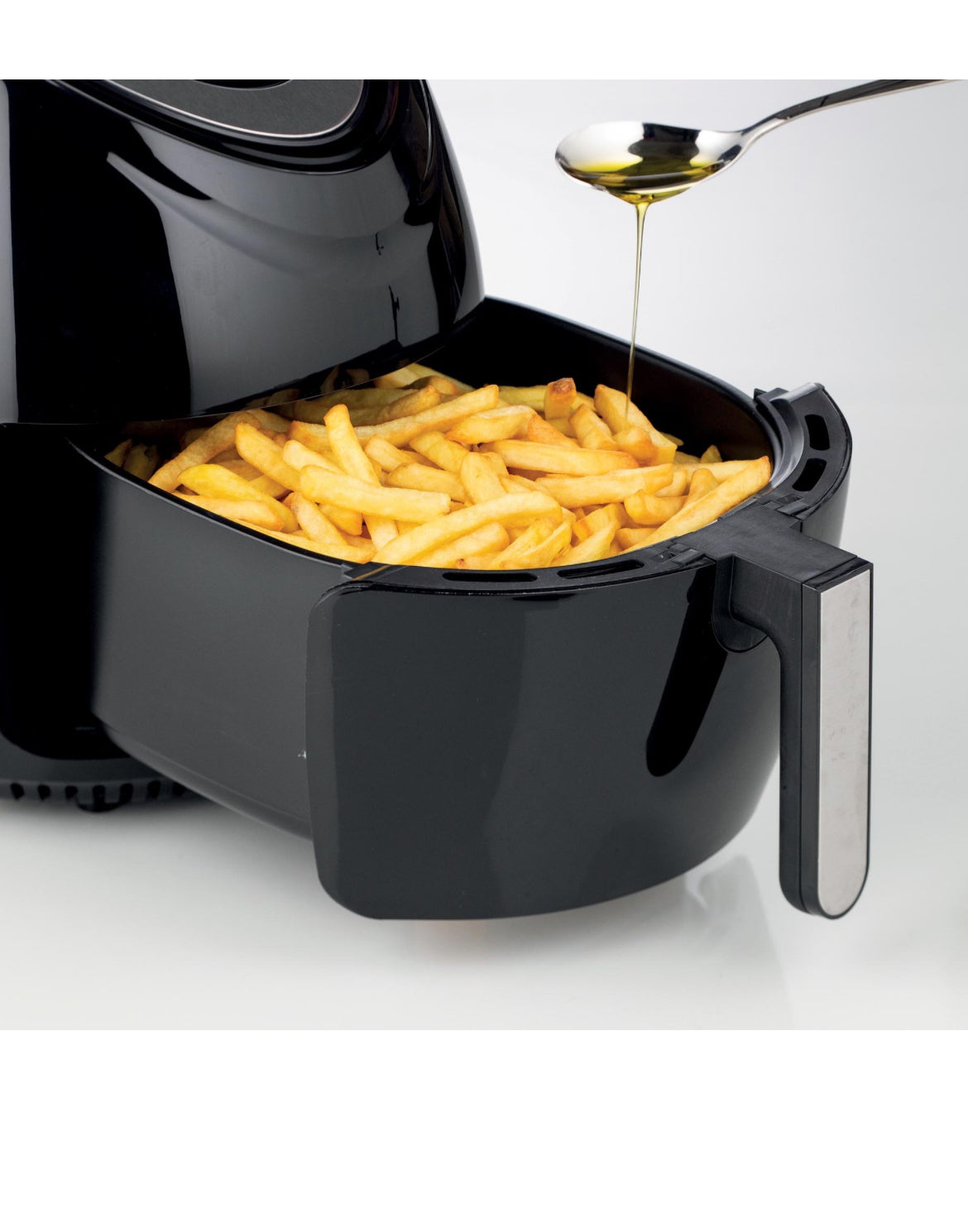 Airy Fryer XXL nero
4618/00
Friggitrice ad aria da 7 litri. Cuoce ad aria calda, frigge senza odori, con un solo cucchiaio di olio fino a 2,5 kg di patatine fritte in una sola volta. Temperatura regolabile max 200°. Nero. BPA Free