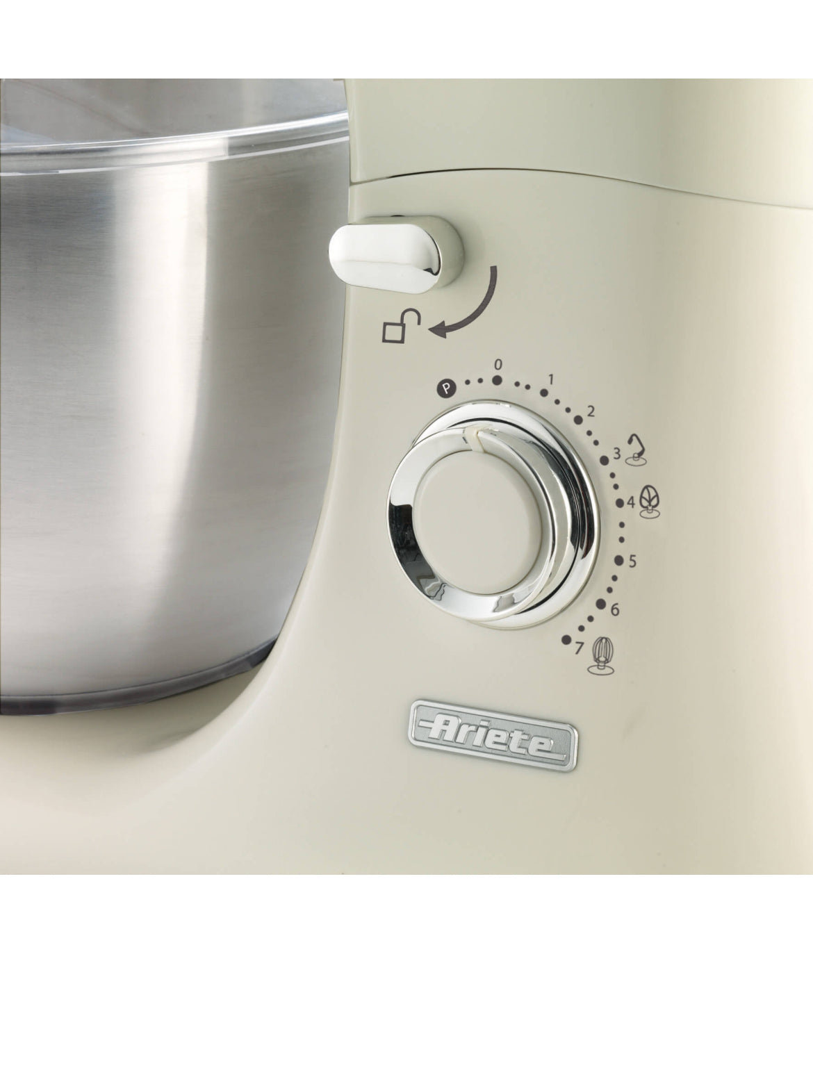 Impastatrice Planetaria Vintage Celeste
1588/05
Planetaria con tazza da 5,5 litri in acciaio inox. Gancio impasti duri, frusta impasti morbidi, frusta per montare. 7 velocità per impastare, montare e amalgamare tutti gli ingredienti. Celeste