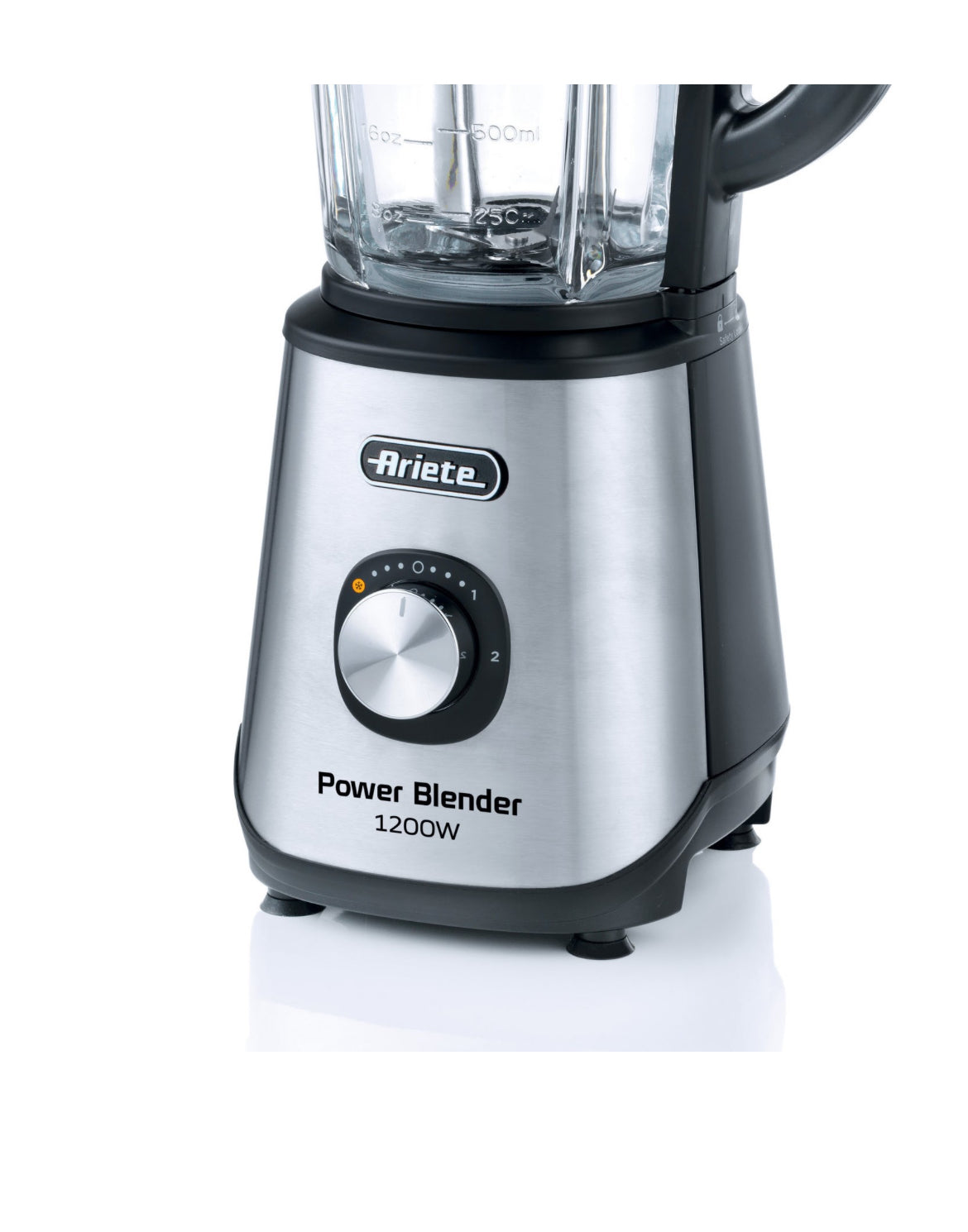 Power Blender 1200W
0579/00
1200W di potenza. 4 lame in acciaio inox. Piedini Antiscivolo. Funzione tritaghiaccio. Pratico e ideale per ogni angolo della cucina. Silver