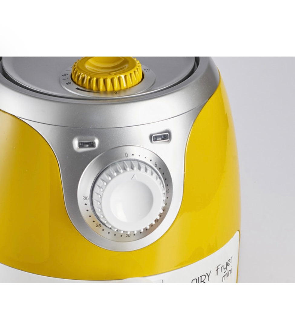 Airy Fryer Mini Giallo
4615/00
Friggitrice ad aria da 2 Litri. Frigge con un solo cucchiaio di olio. Ideale per carne, pesce o verdure. Cestello antiaderente. Temperatura fino a 200°. BPA Free