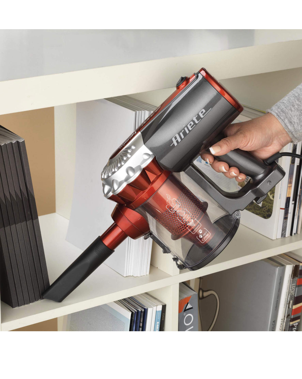 Handy Force
2761/10
Scopa elettrica con filo + aspirabriciole. Funzione 2in1. Serbatoio 0,6L e tecnologia ciclonica. Filtro Hepa.