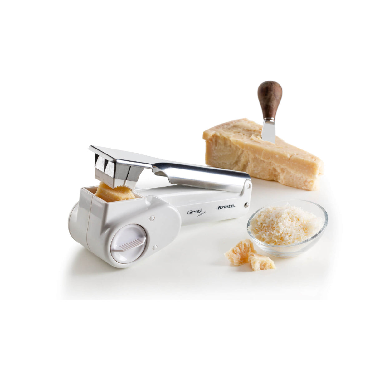 Gratì Metal
0044/20
Grattugia elettrica ricaricabile leggera e maneggevole. Con un solo pulsante grattugi formaggio, cioccolata, pane e frutta secca. Manico in metallo resistente
