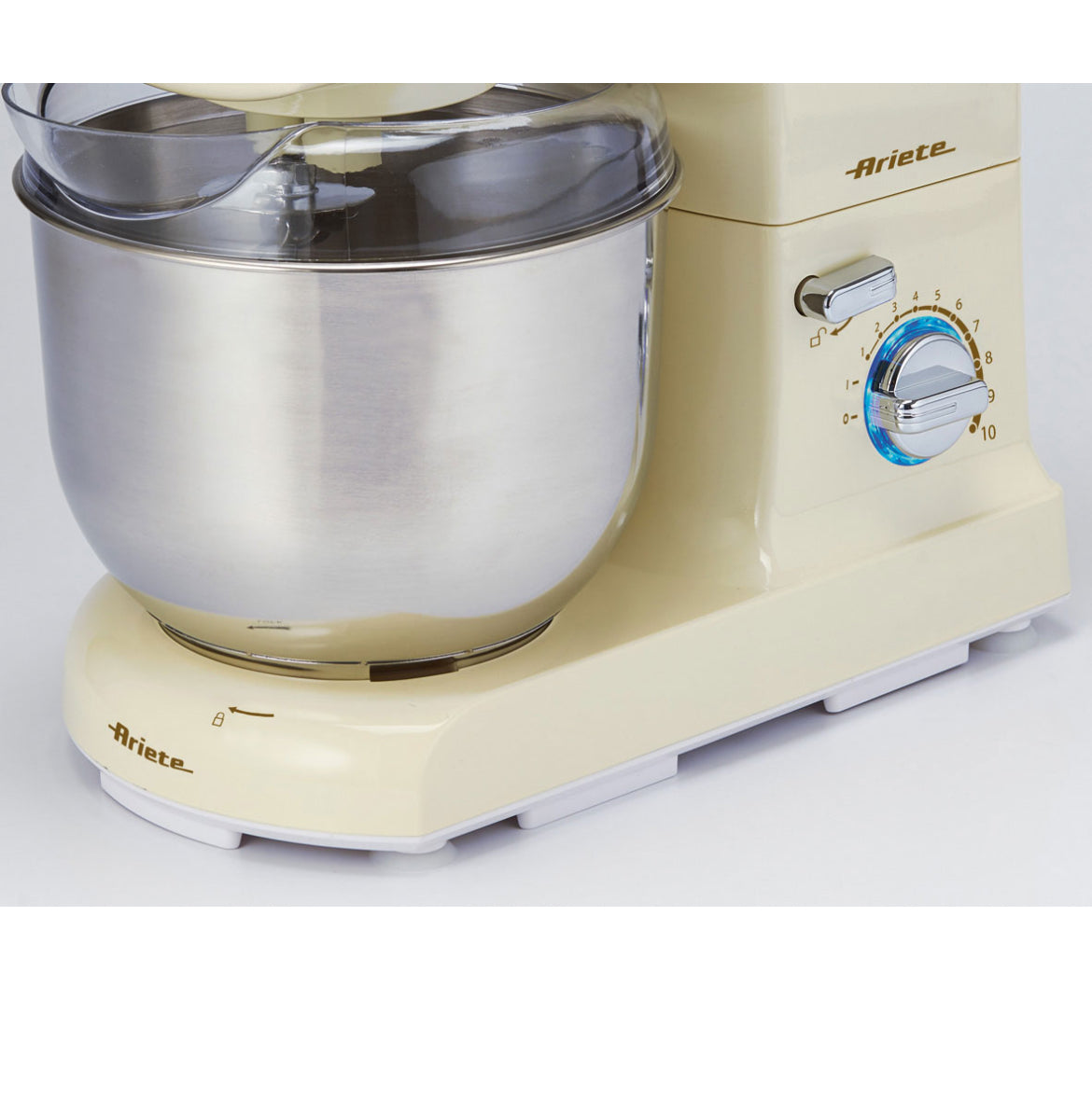 Pastamatic Gourmet 1950 edition
1596/11
Planetaria con Frullatore dal design anni ‘50. Due ganci e una frusta per impastare, amalgamare e montare. Ciotola in Acciaio Inox, Frullatore con bicchiere in vetro e 10 velocità