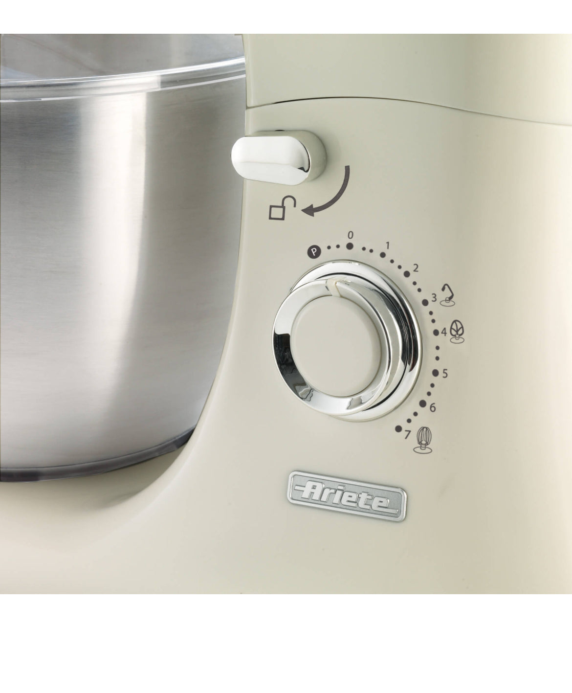 Impastatrice Planetaria Vintage Verde
1588/04
Planetaria con tazza da 5,5 litri in acciaio inox. Gancio impasti duri, frusta impasti morbidi, frusta per montare. 7 velocità per impastare, montare e amalgamare tutti gli ingredienti. Verde