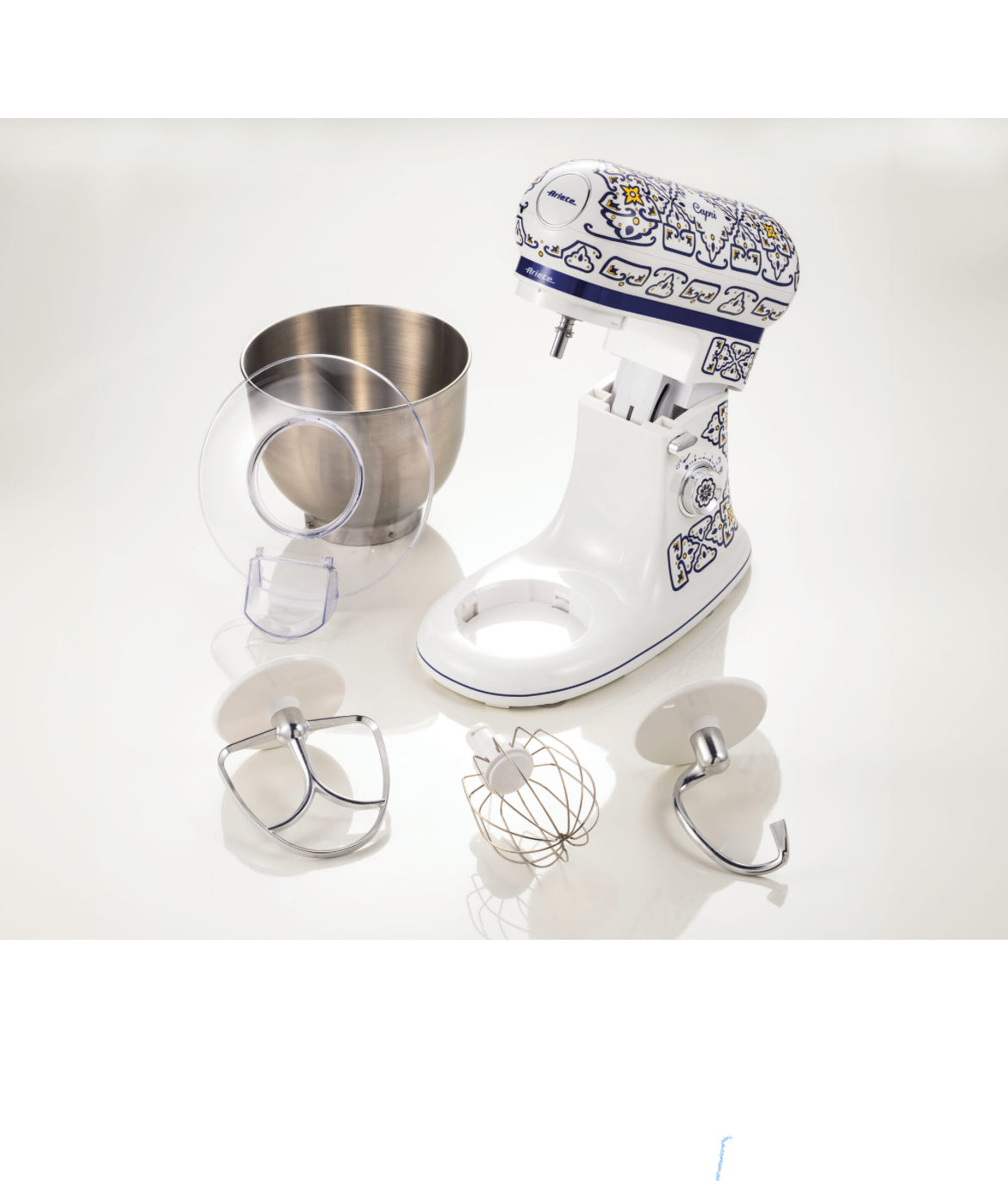 Impastatrice Planetaria Capri
1588/0C
Planetaria con tazza da 5,5 litri in acciaio inox. Gancio impasti duri, frusta impasti morbidi, frusta per montare. 7 velocità per impastare, montare e amalgamare tutti gli ingredienti.
