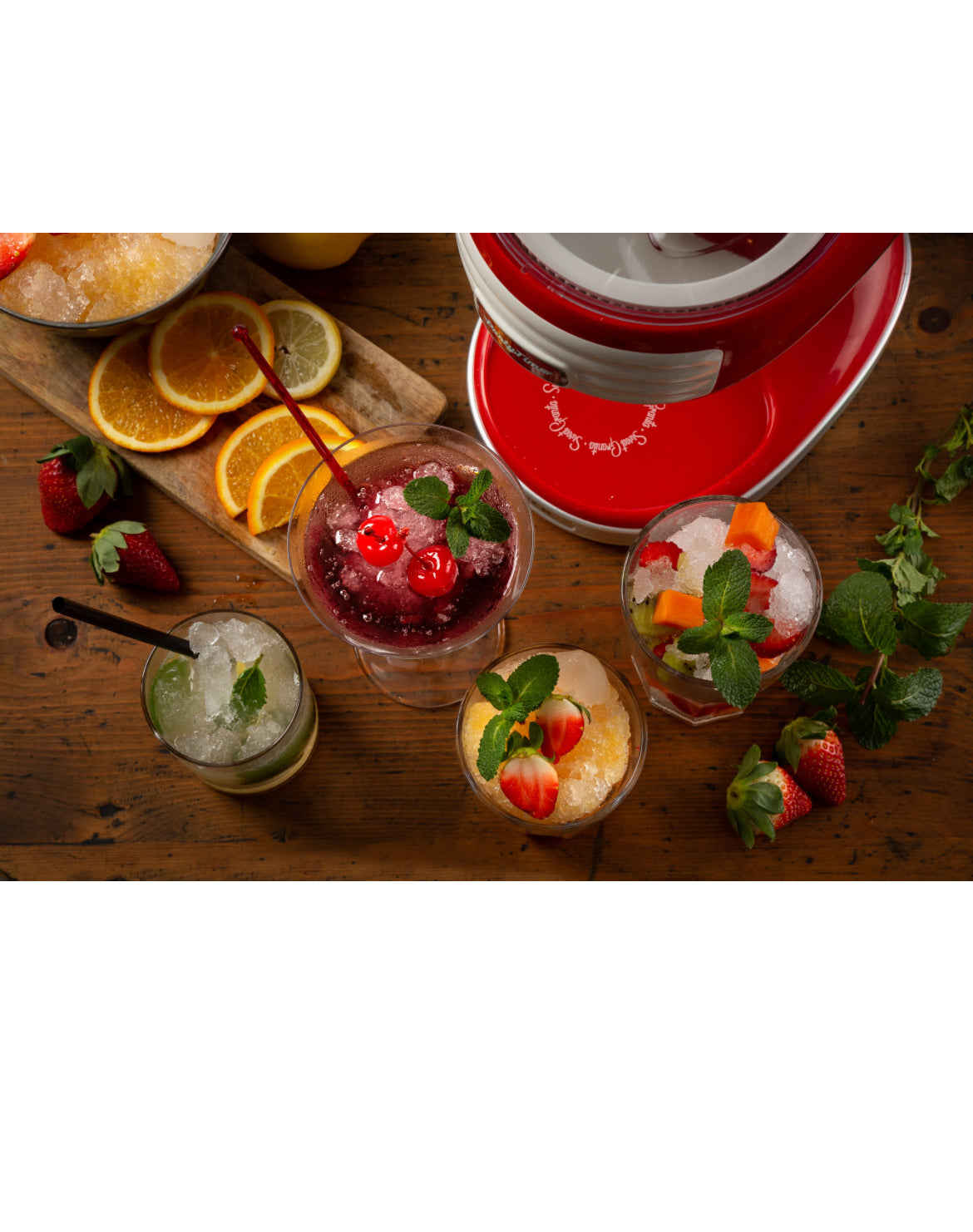 Ice Crusher Party Time Rosso
0076/00
30 W. Cestello tritaghiaccio removibile. Coperchio trasparente. Lame in acciaio inox. Ideale per creare granite e cocktail.