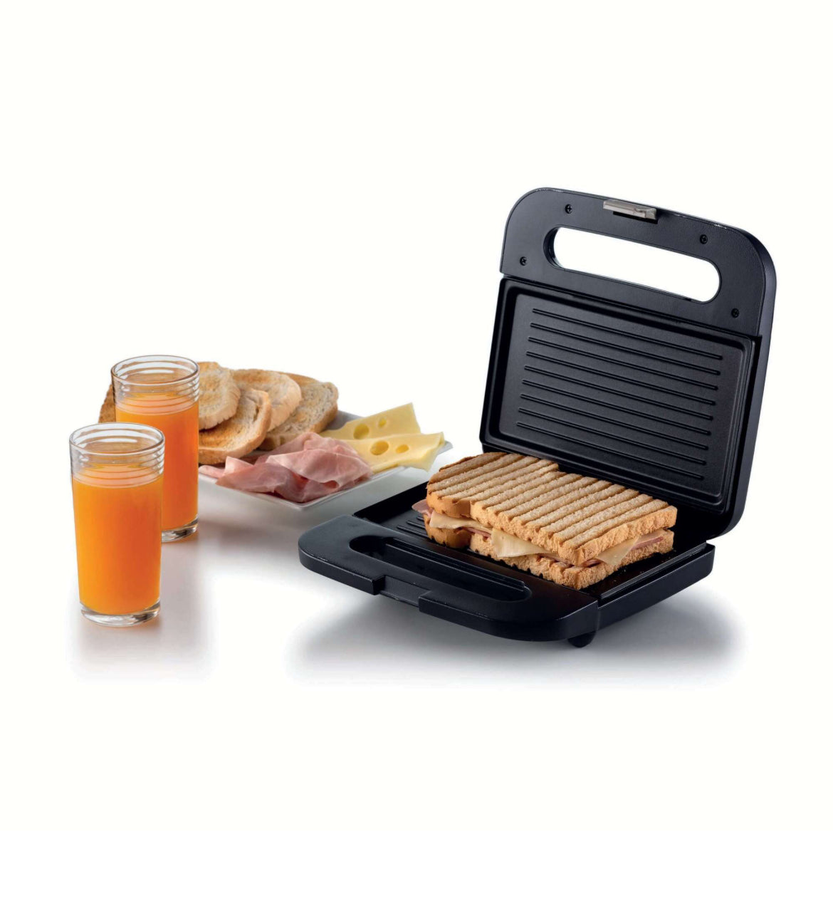 Tostiera Breakfast Dark & Sahara Grey
1971/00
750 W. Piastre fisse per grill di 23x13 cm con rivestimento antiaderente. Pratica e ideale per ogni angolo della cucina anche in posizione verticale. Grigio scuro & Tortora