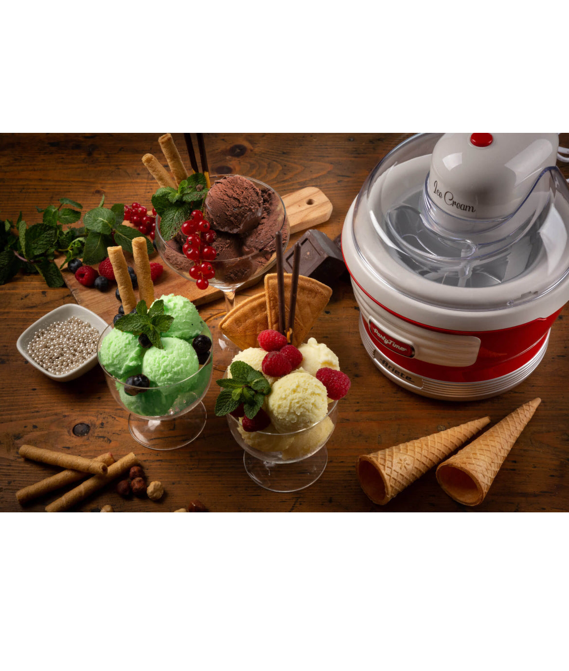 Party Time
Ice Cream Maker Party Time Rosso
0643/00
Per gelati, sorbetti e yogurt gelato. Per un perfetto party in casa, Ice Cream Maker prepara il tuo gelato in 30 minuti per tutta la famiglia e amici. Potenza 12 W e 1,5 L di capacità. Rosso