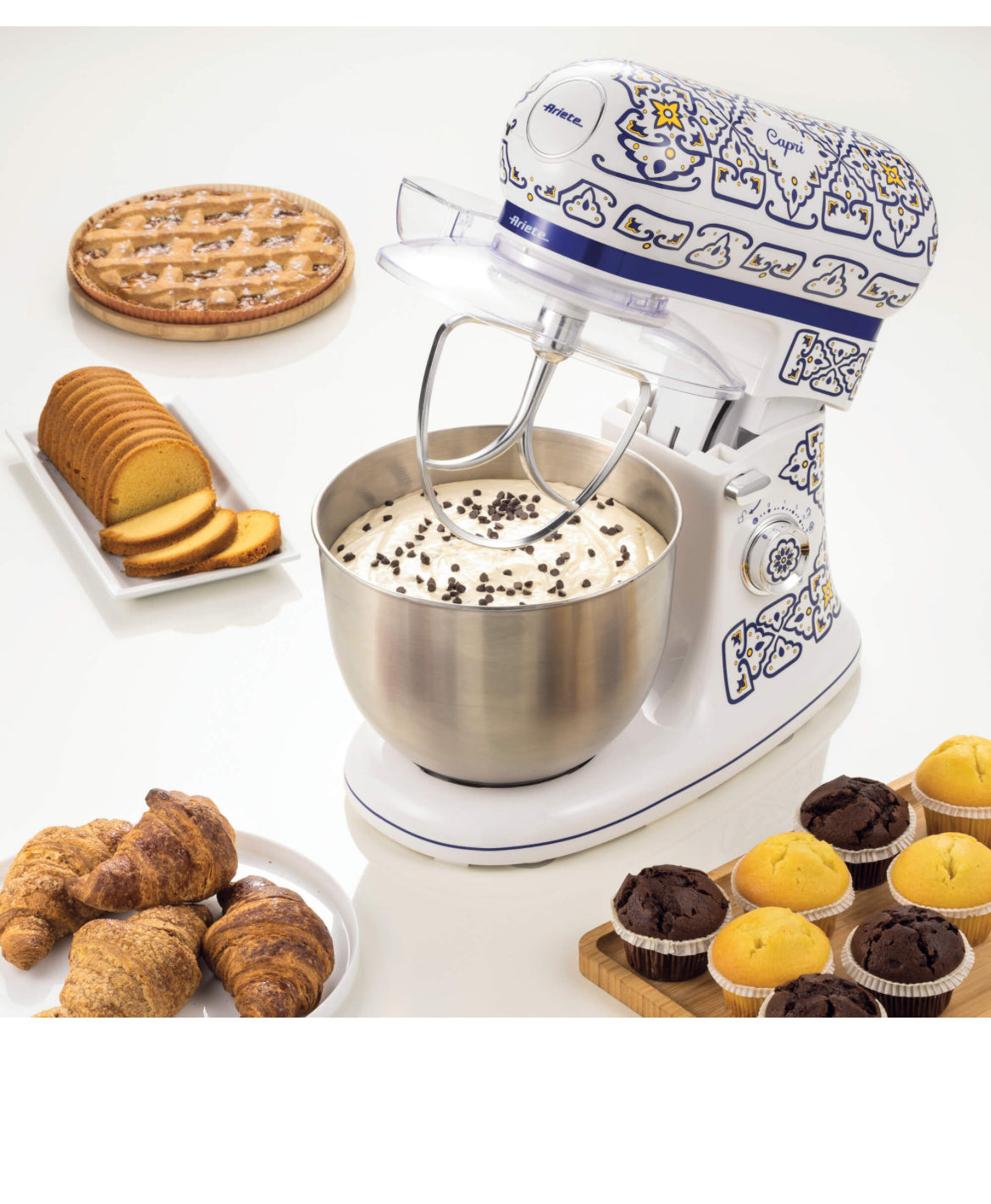 Impastatrice Planetaria Capri
1588/0C
Planetaria con tazza da 5,5 litri in acciaio inox. Gancio impasti duri, frusta impasti morbidi, frusta per montare. 7 velocità per impastare, montare e amalgamare tutti gli ingredienti.