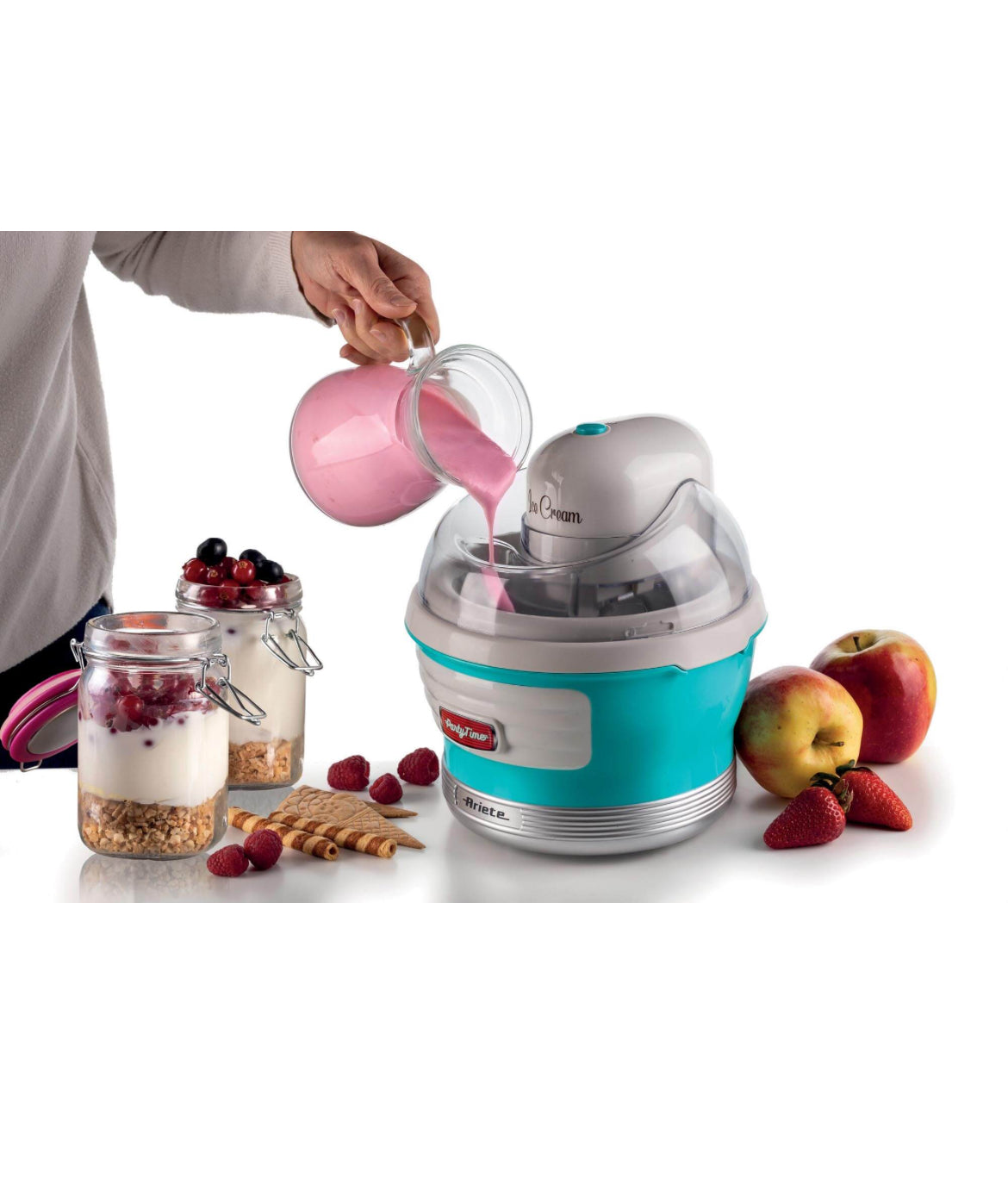 Party Time
Ice Cream Maker Party Time Celeste
0643/01
Per gelati, sorbetti e yogurt gelato. Per un perfetto party in casa, Ice Cream Maker prepara il tuo gelato in 30 minuti per tutta la famiglia e amici. Potenza 12 W e 1,5 L di capacità. Celeste