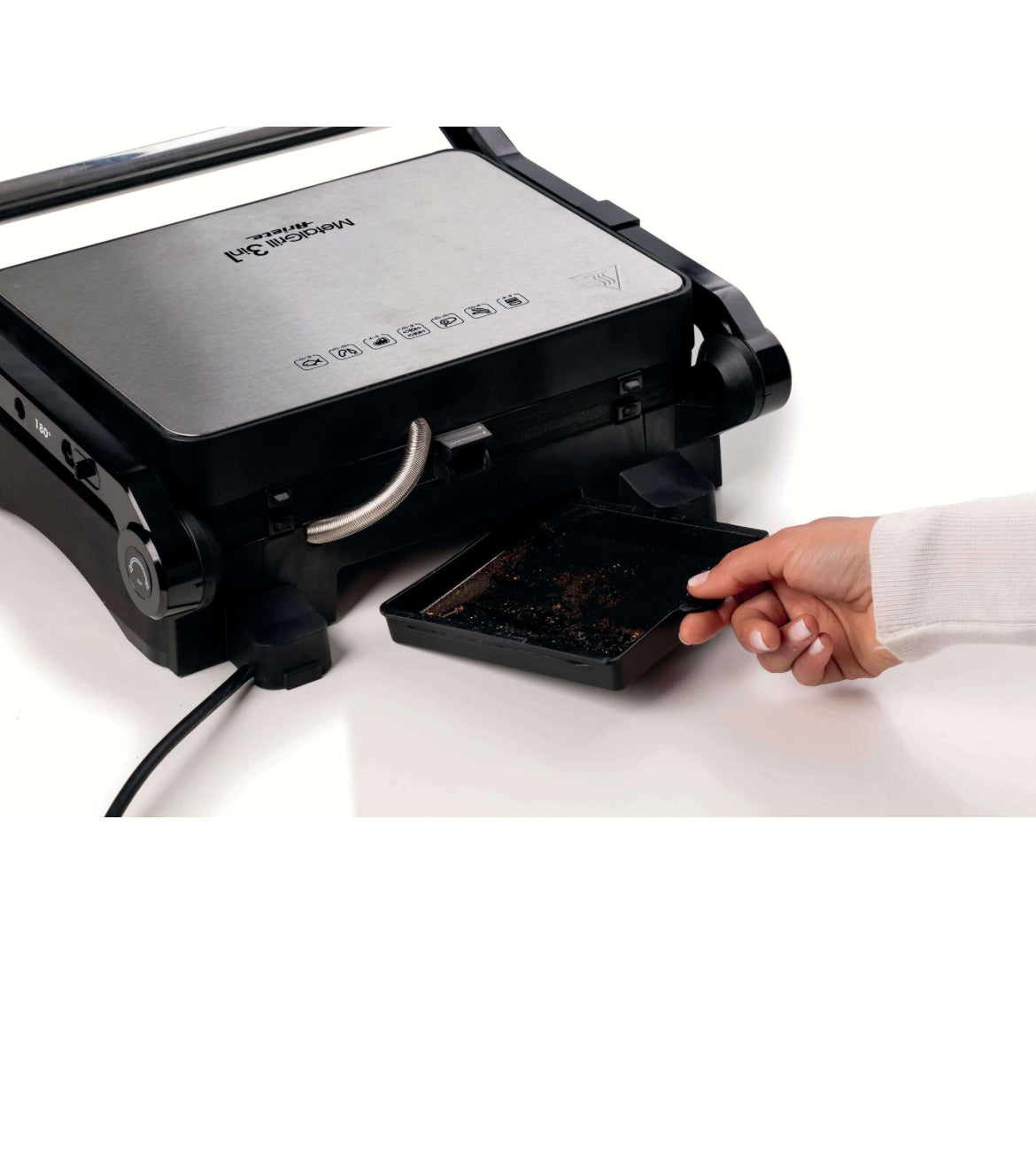 MetalGrill 3in1
1934/00
Per grigliate miste di carne, verdure e pesce senza fumo e odori sgradevoli. Con 3 tipi di cottura: a contatto, a fornetto e a libro aperto fino a 180°C. Temperatura regolabile e griglie antiaderenti removibili.