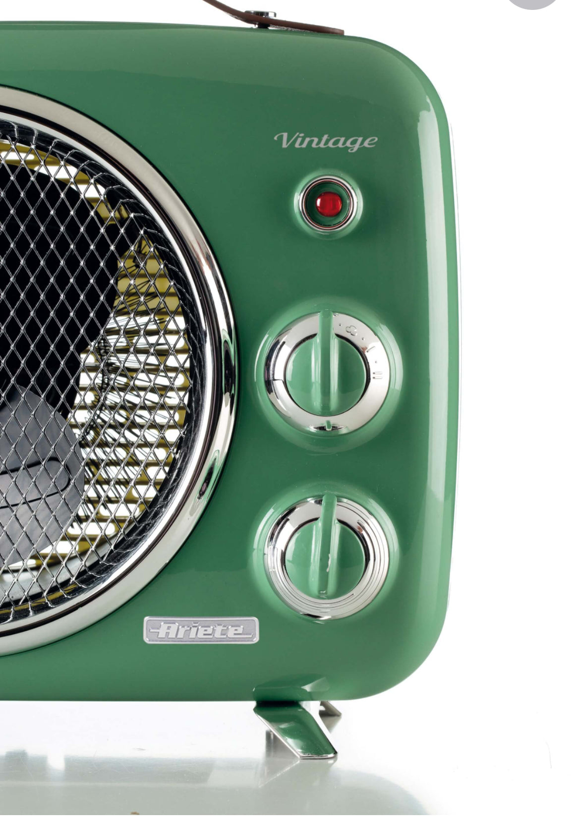 Vintage
Termoventilatore Vintage Verde
0808/04
Termoventilatore Vintage, freddo e caldo con termostato regolabile e dal design anni '50 compatto e funzionale