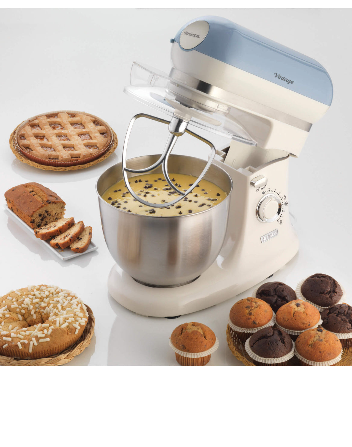 Impastatrice Planetaria Vintage Celeste
1588/05
Planetaria con tazza da 5,5 litri in acciaio inox. Gancio impasti duri, frusta impasti morbidi, frusta per montare. 7 velocità per impastare, montare e amalgamare tutti gli ingredienti. Celeste