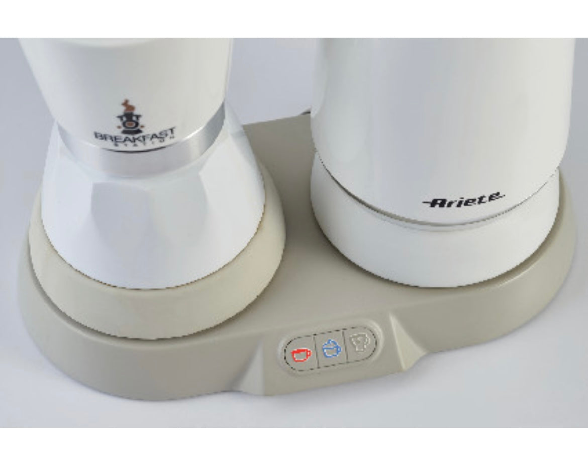 Breakfast Station
1344/00
Scegli tra caffè, cappuccino, tè o tisane e goditi la tua colazione a casa come al bar. Prodotto 3 in 1: moka elettrica, bollitore e cappuccinatore