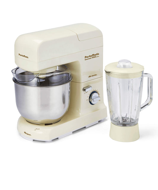 Pastamatic Gourmet 1950 edition
1596/11
Planetaria con Frullatore dal design anni ‘50. Due ganci e una frusta per impastare, amalgamare e montare. Ciotola in Acciaio Inox, Frullatore con bicchiere in vetro e 10 velocità