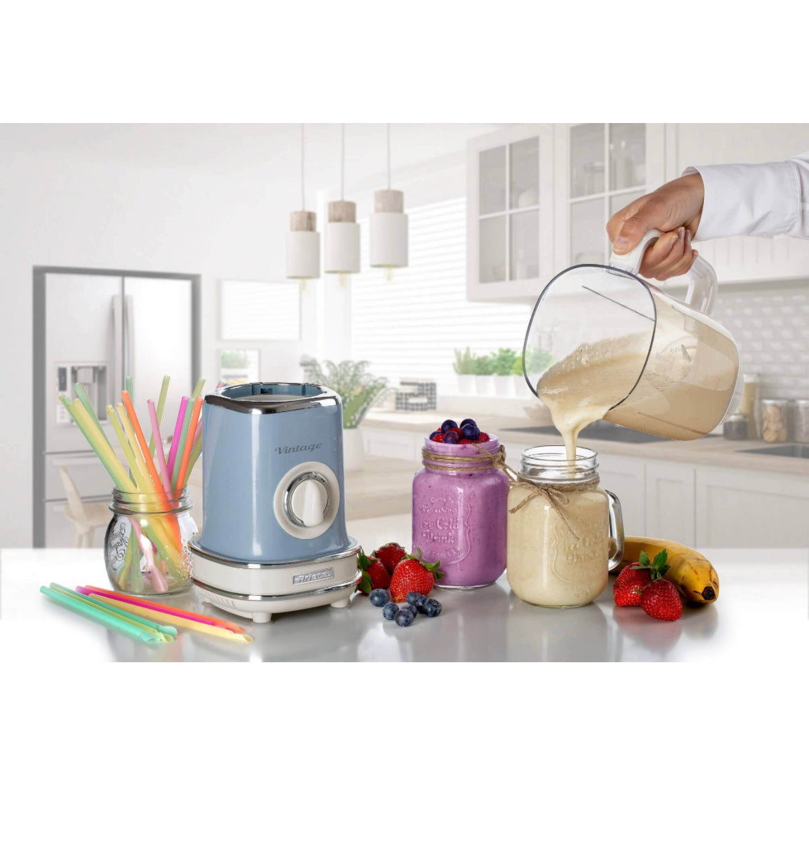 Frullatore Vintage Celeste
0568/15
Blender Salvaspazio con tazza da 1,5 Litri per frullati, smoothies e granite. 6 Lame in Acciaio Inox. 2 Velocità con funzione Pulse. Celeste