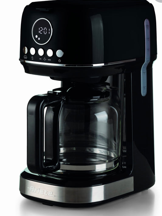 Macchina da caffè con filtro Moderna Nero
1396/02
Macchina per caffè americano, drip coffee con caraffa in vetro temperato da 15 tazze. Programmabile fino a 24 ore prima. Pannello LCD e Base riscaldante