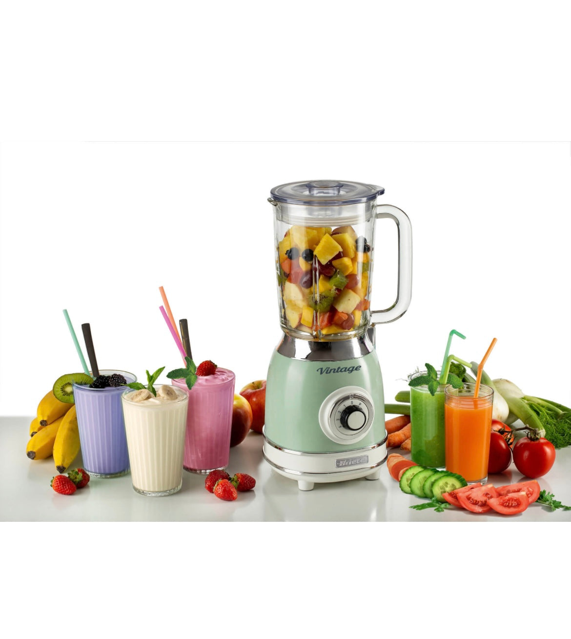 Frullatore con Tazza in Vetro Vintage Verde
0583/04
Tazza in vetro da 1,5 Litri. 4 Velocità + Pulse con funzione tritaghiaccio. 4 Lame in Acciaio Inox.