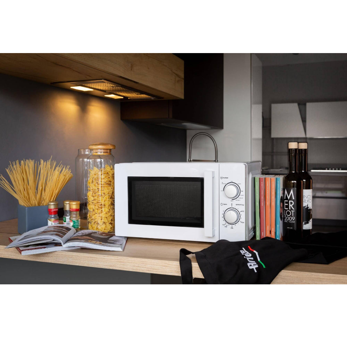 Forno a Microonde Combinato con Grill
0952/00
Forno a microonde con funzione grill. Capacità 20 Litri ideale per riscaldare, cuocere e scongelare in poco tempo. Timer 35 minuti, 5 livelli di potenza, 3 funzioni combinate.