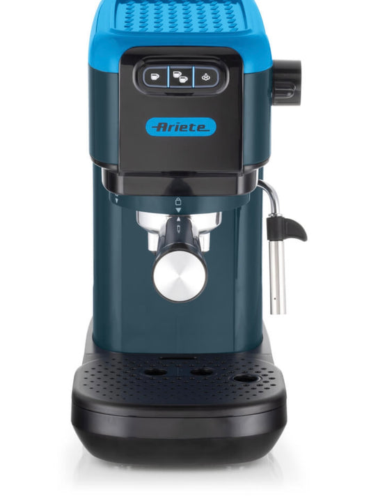 Macchina da caffè espresso Sky Blue
1399/18
Macchina dal design super slim, 14 cm di larghezza, per caffè, cappuccini, tè e tisane. Compatibile con caffè in polvere e cialde ESE. Blu