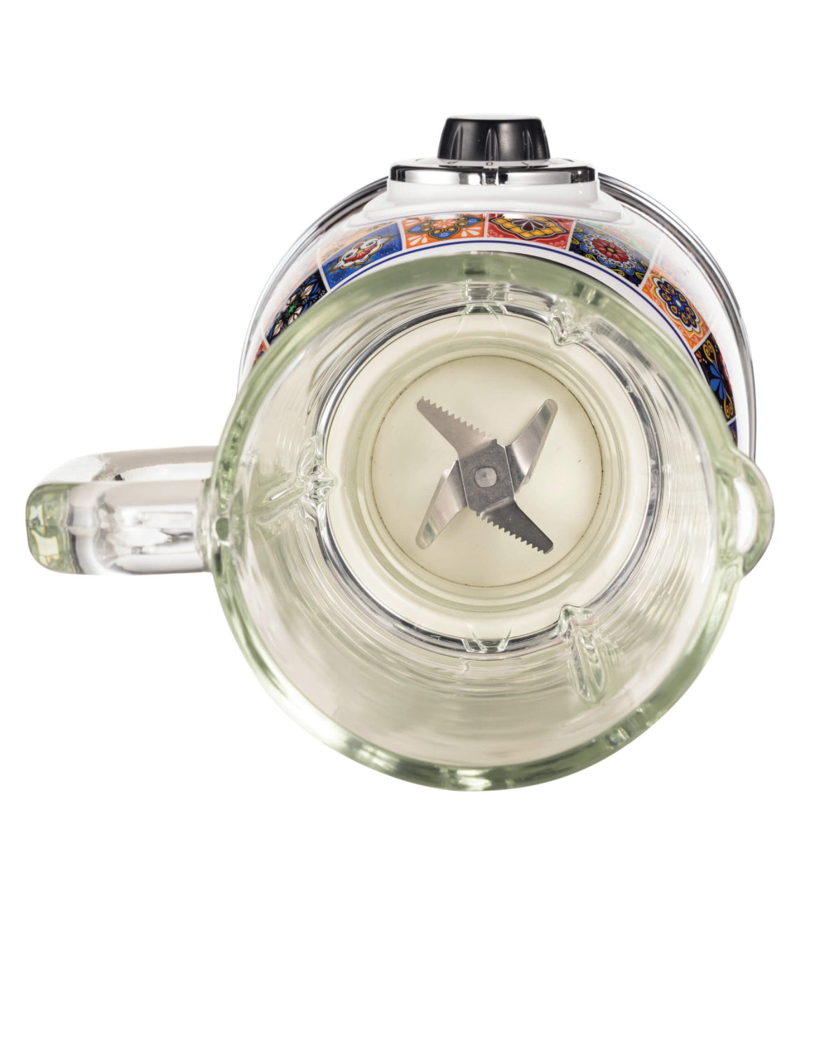 Frullatore con Tazza in Vetro Positano
0583/0P
Tazza in vetro da 1,5 Litri. 4 Velocità + Pulse con funzione tritaghiaccio. 4 Lame in Acciaio Inox.