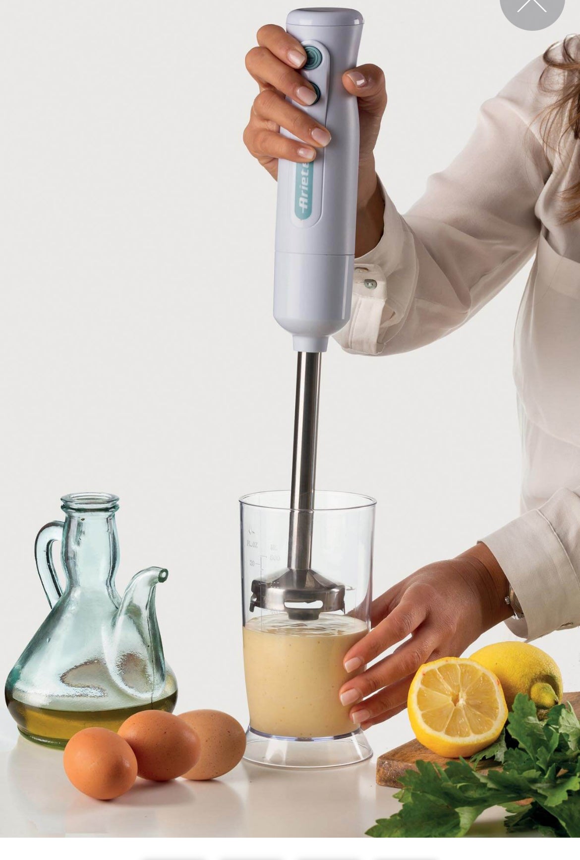 Frullatore a immersione con tritatutto 3in1 Breakfast White & Aegean Teal
0601/11
700W. 2 velocità. Lama e Gamba removibile in acciaio inox. Pratico e ideale per ogni angolo della cucina. Bianco & Celeste