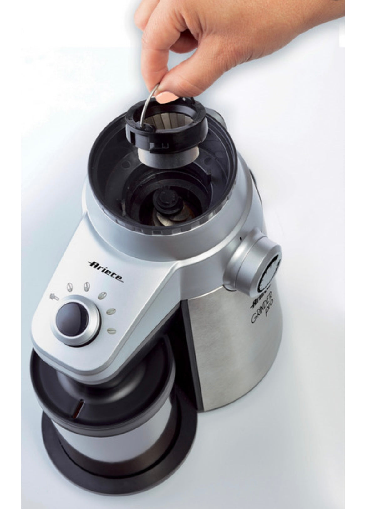 Grinder Pro
3017/00
Macinacaffè per espresso e caffè americano. 15 livelli di macinatura per alte performance
