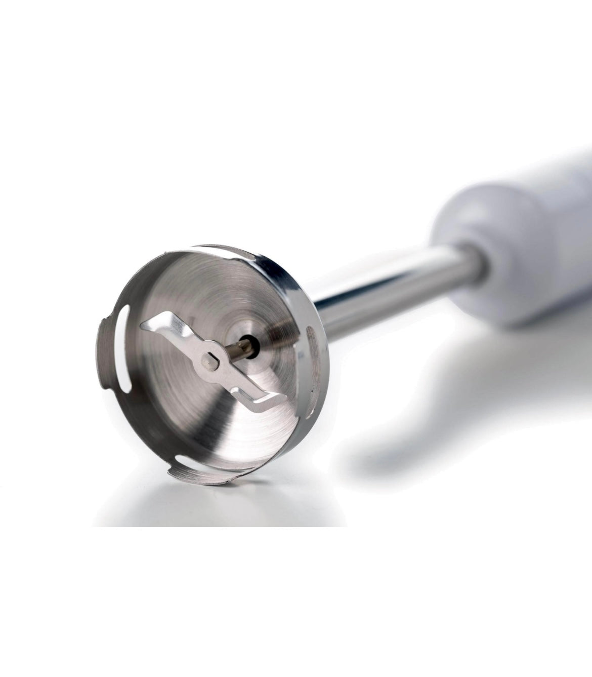 Frullatore a Immersione Breakfast White & Aegean Teal
0601/01
700W. 2 velocità. Lama e Gamba removibile in acciaio inox. Pratico e ideale per ogni angolo della cucina. Bianco & Celeste