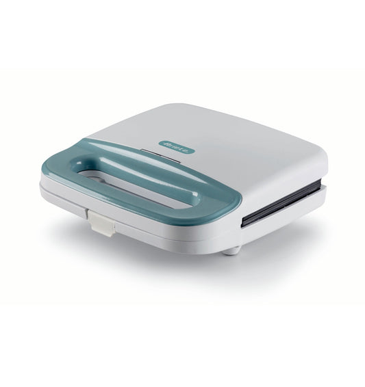 Tostiera Breakfast White & Aegean Teal
1971/01
750 W. Piastre fisse per grill di 23x13 cm con rivestimento antiaderente. Pratica e ideale per ogni angolo della cucina anche in posizione verticale. Bianco & Celeste
