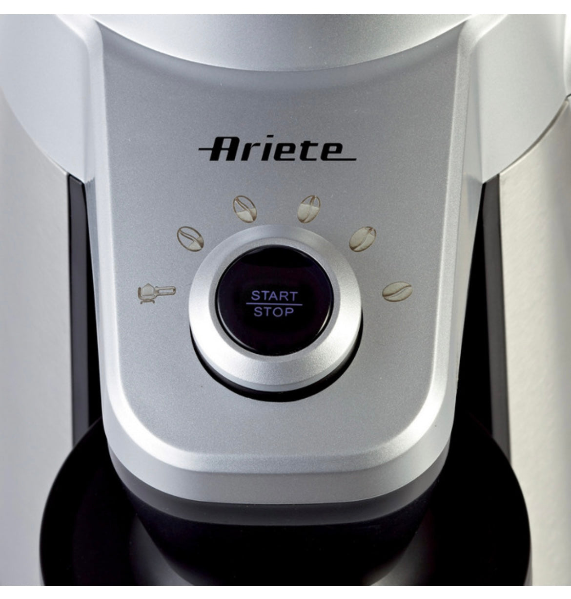 Grinder Pro
3017/00
Macinacaffè per espresso e caffè americano. 15 livelli di macinatura per alte performance