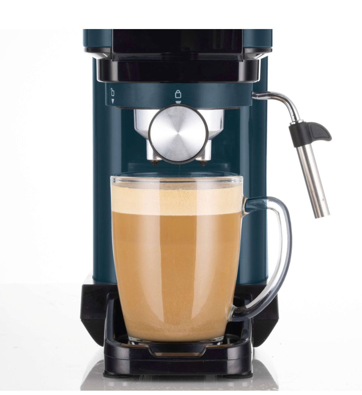 Macchina da caffè espresso Mango Yellow
1399/16
Macchina dal design super slim, 14 cm di larghezza, per caffè, cappuccini, tè e tisane. Compatibile con caffè in polvere e cialde ESE. Giallo