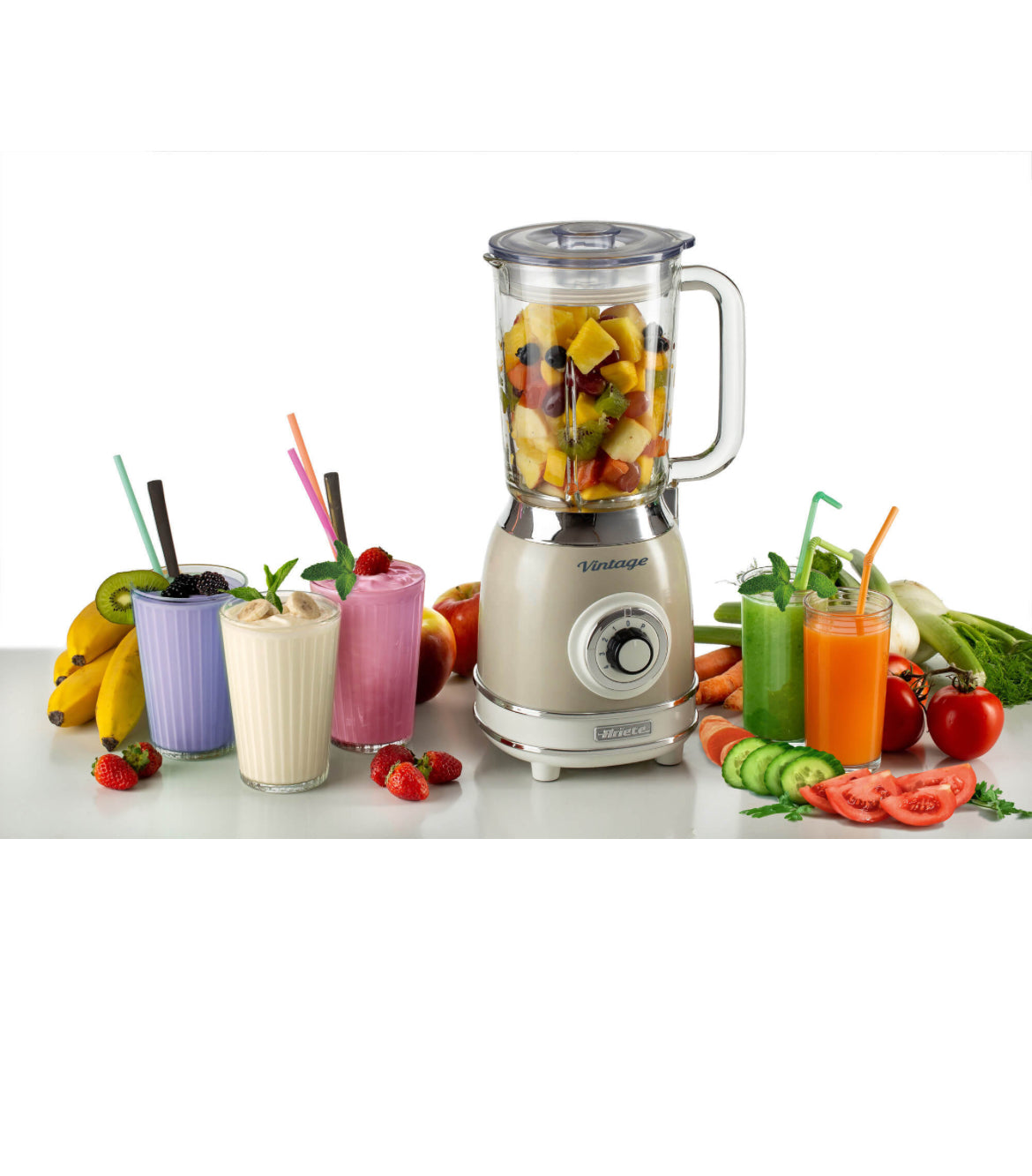 Frullatore con Tazza in Vetro Vintage Beige
0583/03
Tazza in vetro da 1,5 Litri. 4 Velocità + Pulse con funzione tritaghiaccio. 4 Lame in Acciaio Inox.