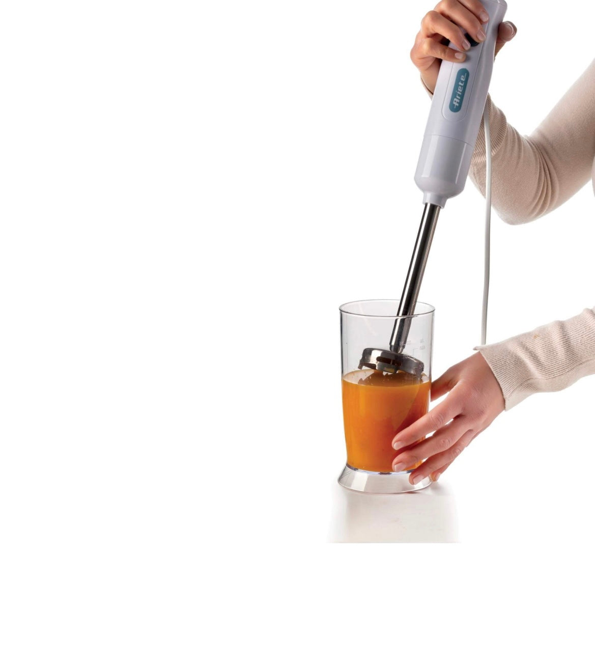 Frullatore a Immersione Breakfast White & Aegean Teal
0601/01
700W. 2 velocità. Lama e Gamba removibile in acciaio inox. Pratico e ideale per ogni angolo della cucina. Bianco & Celeste