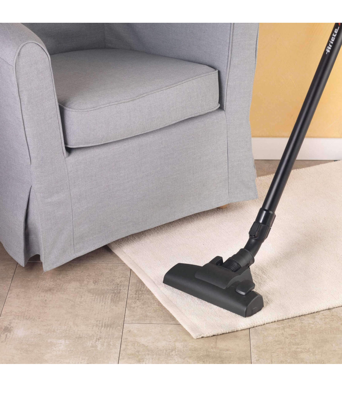 Handy Force RBT
2759/11
Scopa elettrica con filo. L'aspirabriciole incorporato è ideale per la pulizia degli interni auto.