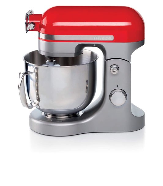 Impastatrice Moderna Rossa
1589/00
Planetaria in alluminio pressofuso, design elegante e capiente tazza in acciaio inox da 5,5L con maniglia. Solida, silenziosa e potente grazie ai 1600W e alle 11 velocità di movimento planetario, è ideale per amalgamare,