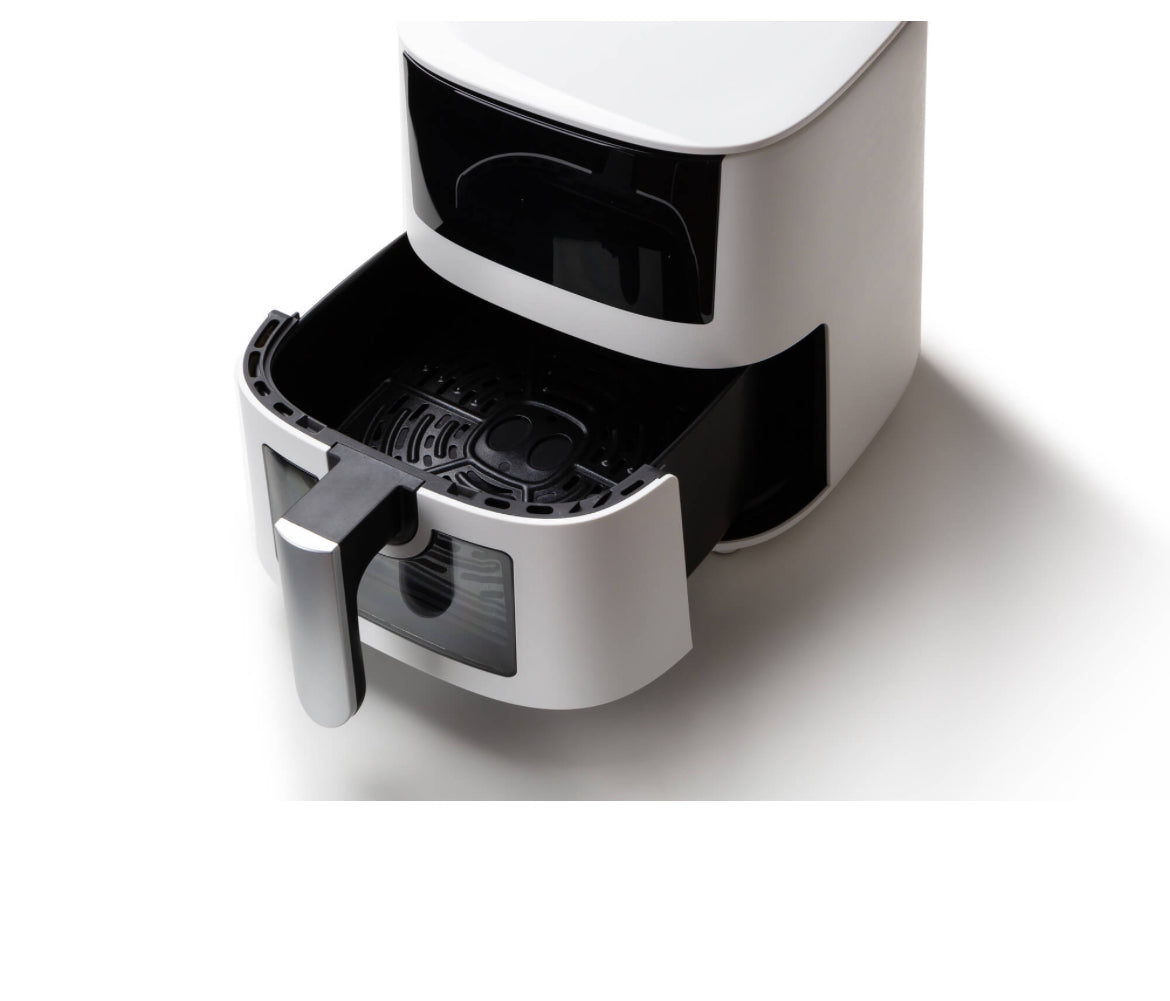 Friggitrice ad aria 4L Bianco
4633/03
Per grandi quantità di fritto e tanta croccantezza. Adatta a fritture di pesce, carne, crocchette, patatine e alimenti impanati. Funzione Grill e Shake. 9 programmi preimpostati ideali per cene in famiglia e con amici